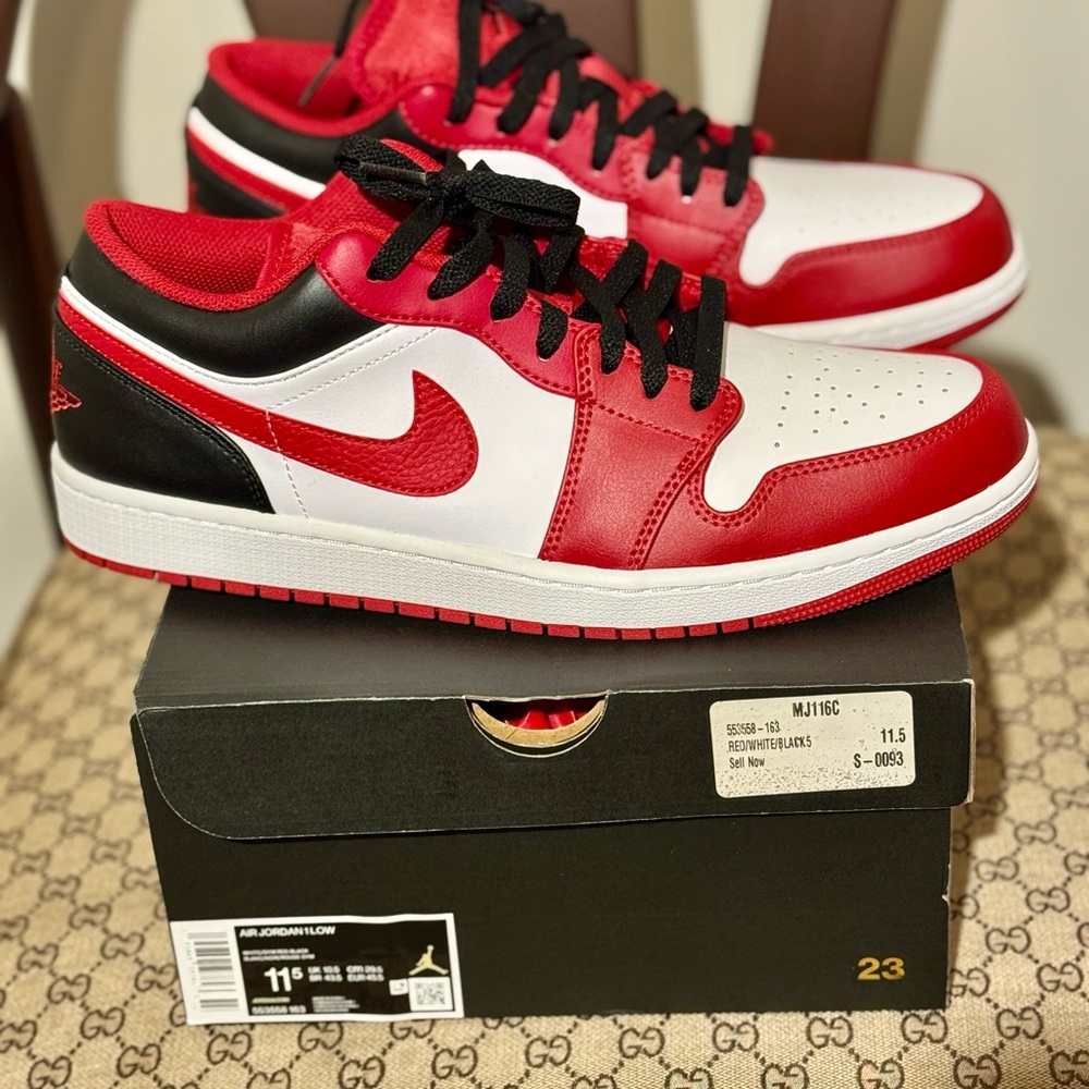 Nike Air Jordan Men's Red and Black Sneakers Low mids